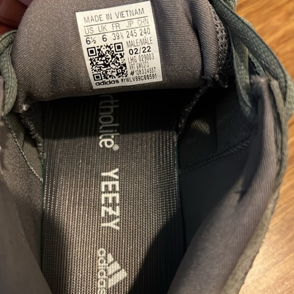 Yeezy 500 Granite - Picture 2 of 3